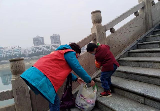 環(huán)保從娃娃抓起，小“邵陽灘主”的公益成長(zhǎng)路