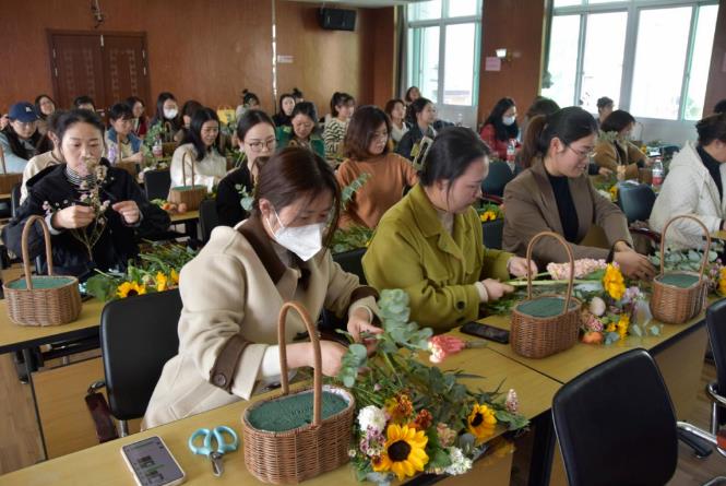 九江市生態(tài)環(huán)境局開(kāi)展“學(xué)習(xí)貫徹二十大 巾幗建功展芳華 ”三八婦女節(jié)活動(dòng)