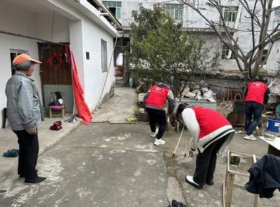 景德鎮(zhèn)市生態(tài)環(huán)境局園區(qū)二科開(kāi)展學(xué)雷鋒紀(jì)念日主題志愿服務(wù)活動(dòng)